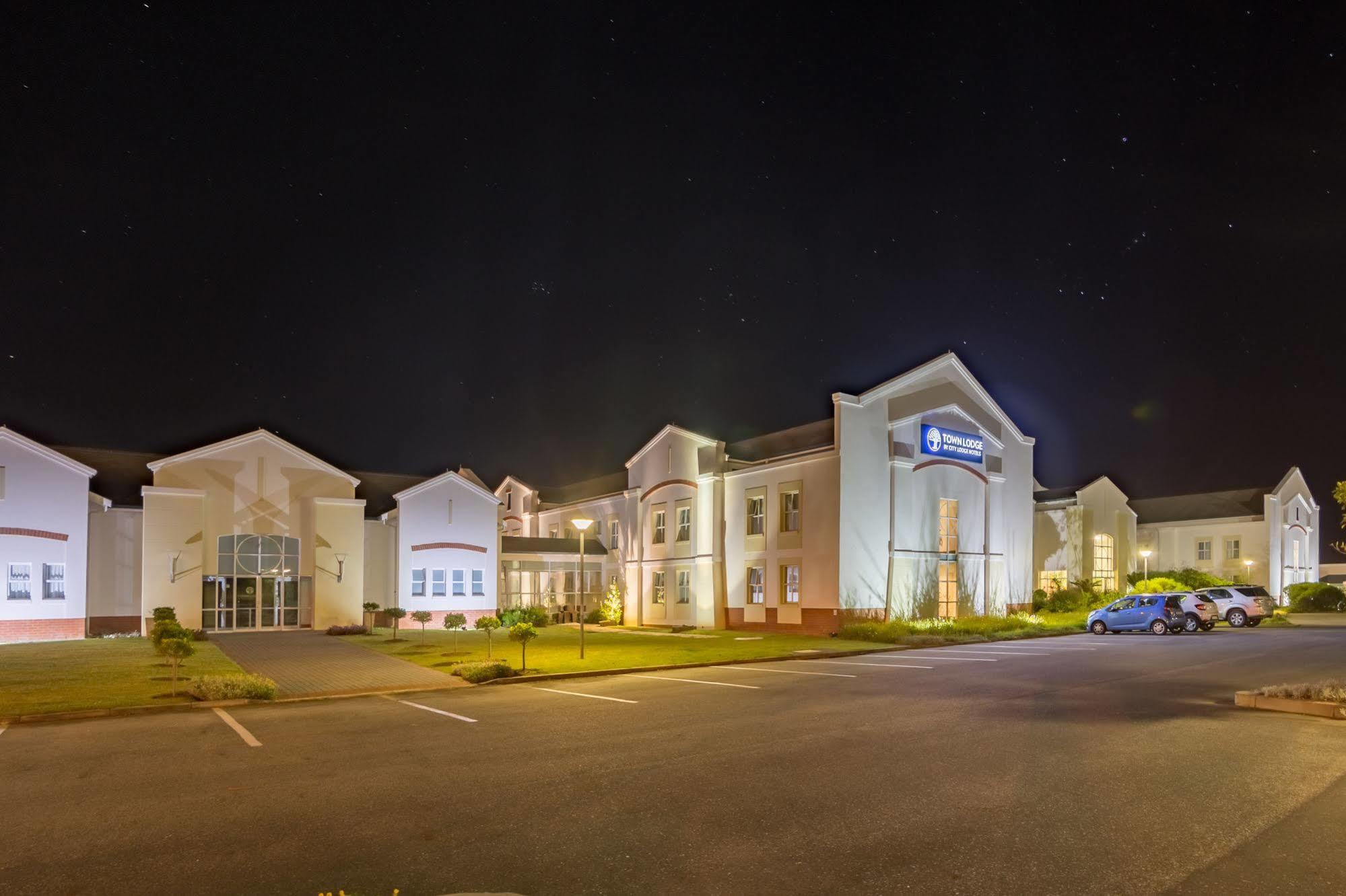 Town Lodge Джордж Экстерьер фото